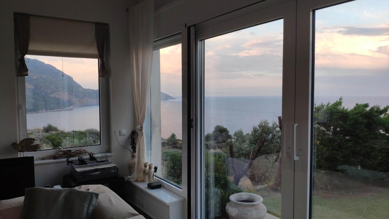 With Aegean Views * Akhladherí